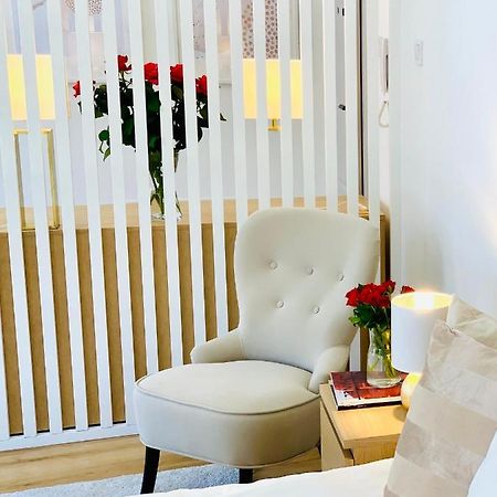 Apartament W Centrum Miasta Z Darmowym Parkingiem Dla Dwojga -Apartamenty Pod Zlotym Lwem Klodzko Ngoại thất bức ảnh