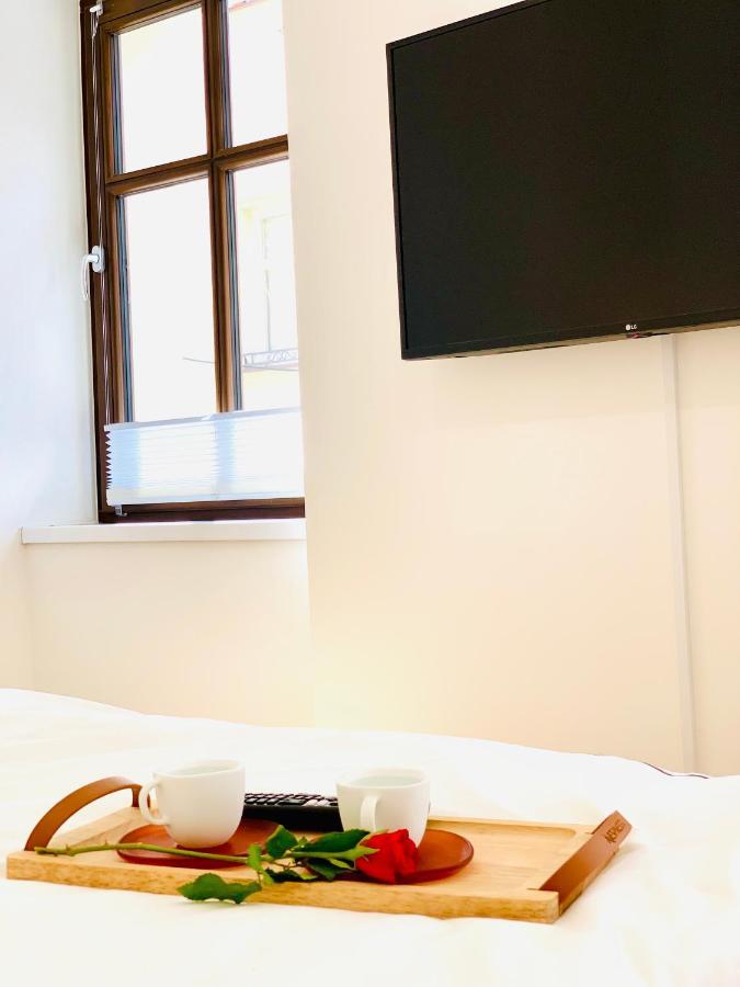 Apartament W Centrum Miasta Z Darmowym Parkingiem Dla Dwojga -Apartamenty Pod Zlotym Lwem Klodzko Ngoại thất bức ảnh